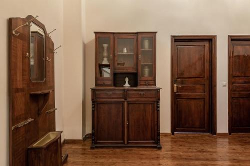 Old Town Suites - image 10