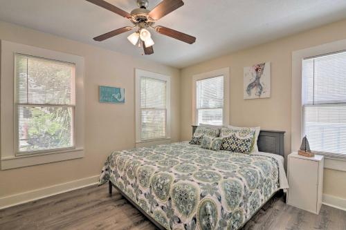 Colorful Bungalow Only half Mile to Pleasure Pier! - main image