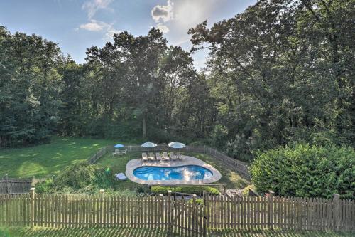 Family Getaway with Fireplace in Sherman on 4 Acres!