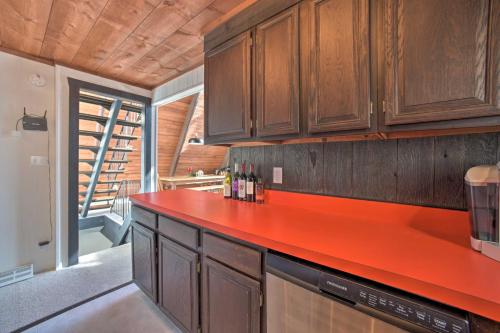 Cozy A-Frame Cabin w/ Pool Table: 8 Mi to Mt Snow! in Vilmingtona (VT)