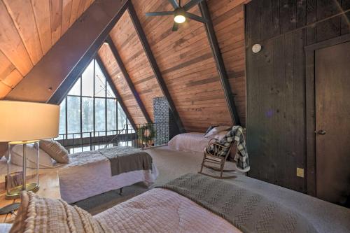 Cozy A-Frame Cabin w/ Pool Table: 8 Mi to Mt Snow! in Vilmingtona (VT)