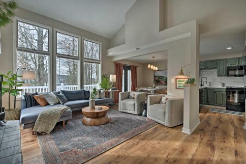 Luxe Designer Retreat with Boulder Lake Club Access!