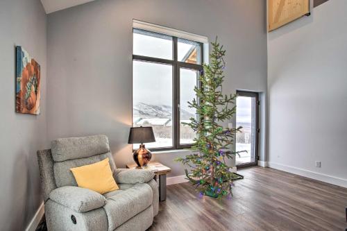 Modern Home Less Than half Mile to Powderhorn Mtn Resort - image 2