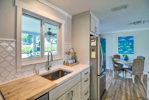 Jupiter Home with Lanai Less Than 3 Miles to the Beach! - image 6