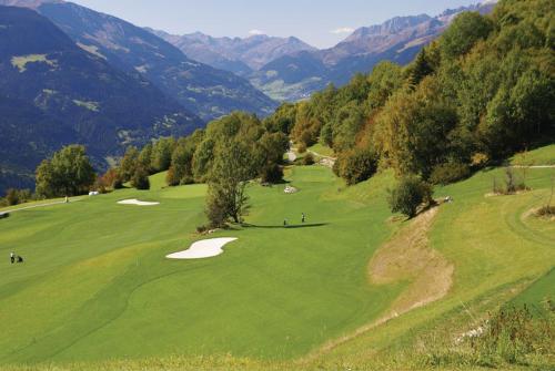 Igralište za golf (uz hotel), grosses Ferienhaus mit Sauna im Skigeb. Obersaxen in Obersaxen Meierhof