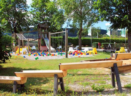 Parque infantil, tinyhouseHotel Beilngries in Beilngries