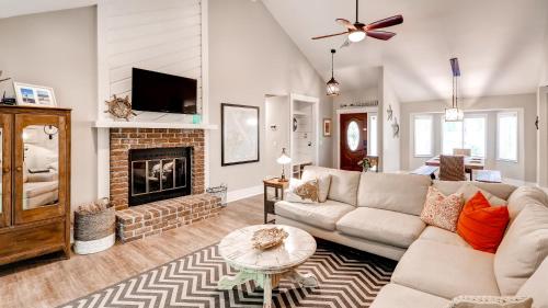 Hilton Head Home in Sea Pines half Mi to the Beach! - image 4
