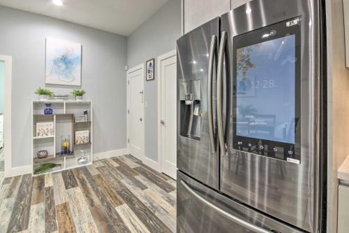 Luxe Modern Houston Apt - 1 Mile to The Galleria! - image 14