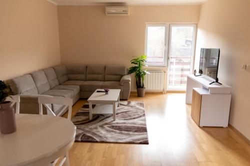 2 bedrooms, 3 beds