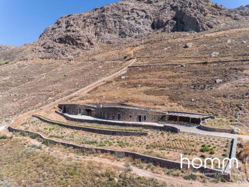 KYR MIMIS homm Contemporary Cycladic Design Villa