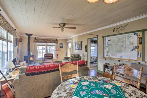 Downtown Cabin Less Than 10 Miles to Mt Shasta Ski Park! in McCloud (CA)