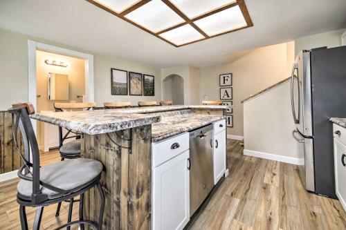 Farm-Style Ste Genevieve Retreat with Fire Pit! in Avon, USA