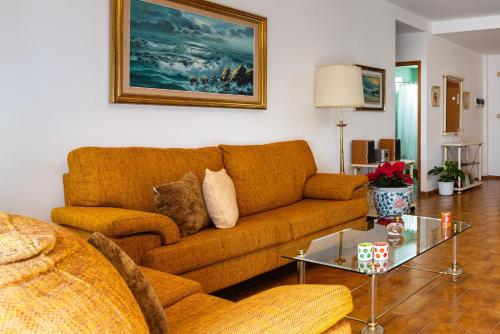 Apartment with 3 bedrooms in Las Palmas de Gran Canaria with wonderful city view furnished terrace and WiFi 600 m from the beach - image 8