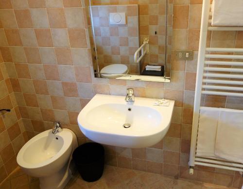 Euromotel Croce Bianca - image 5