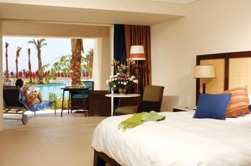 Grand Deluxe Double or Twin Room image 5