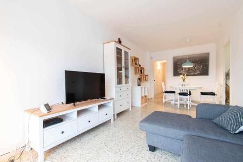  Moli Apartment Beach Con terraza y vistas al mar y 100 metros playa, Unterkunft in Barcelona