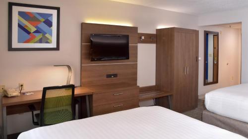 Holiday Inn Express Mount Pleasant- Scottdale, an IHG Hotel