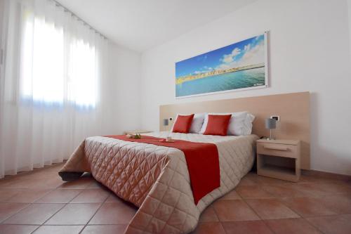 1 queen bed, 2 sofa beds