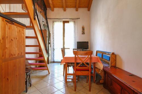 Apartment with 2 bedrooms in Riolunato with wonderful mountain view and furnished balcony 4 km from the slopes - image 3