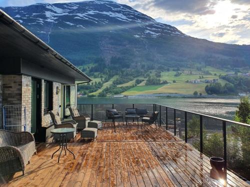 Olden Panorama Apartments - Fjord view - High Standard Stryn