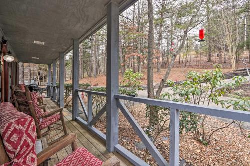 Pigeon Forge Cabin with Hot Tub, 12 Mi to Dollywood! in Pigeon Forge, USA