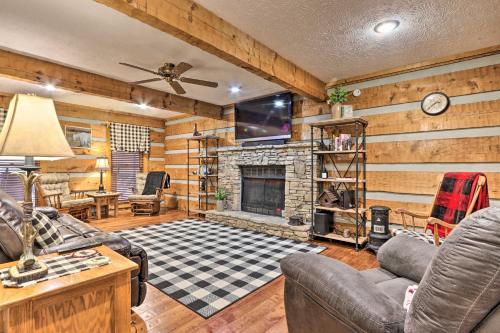 Pigeon Forge Cabin with Hot Tub, 12 Mi to Dollywood! in Pigeon Forge, USA