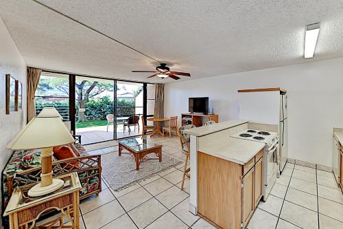 Maui Vista Condo with Pool & Tennis - Walk to Beach condo - image 4