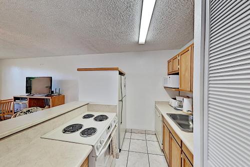 Maui Vista Condo with Pool & Tennis - Walk to Beach condo - image 5