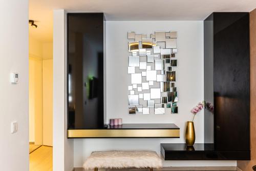 Gold Penthouse with Terrace, Mountain View and Jacuzzi image 2