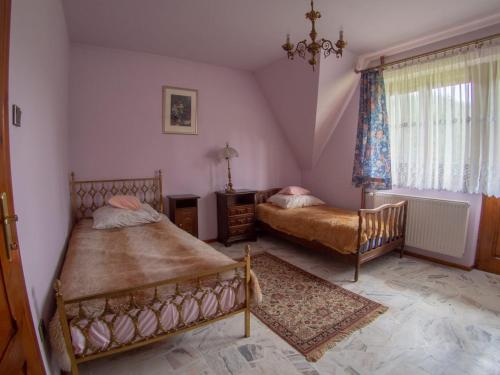 3 twin beds