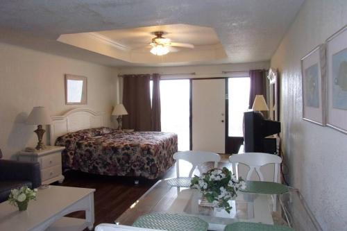UNIT 127 - STUDIO CONDOMINIUM - main image