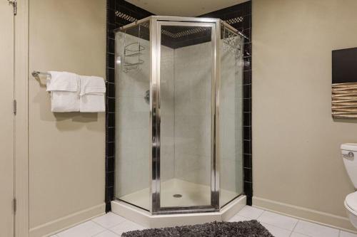Admirals Quarters 1505 - image 3