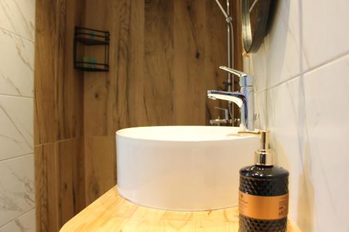 Lamprini's Deluxe Studios Lamprini's Deluxe Studios