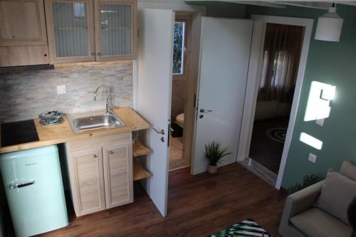 Lamprini's Deluxe Studios Lamprini's Deluxe Studios