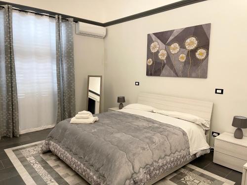 1 queen bed, 1 twin bed