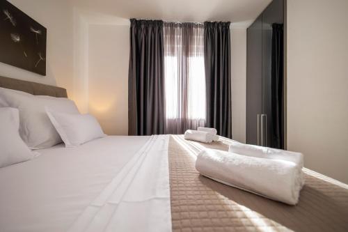 2 bedrooms, 3 beds
