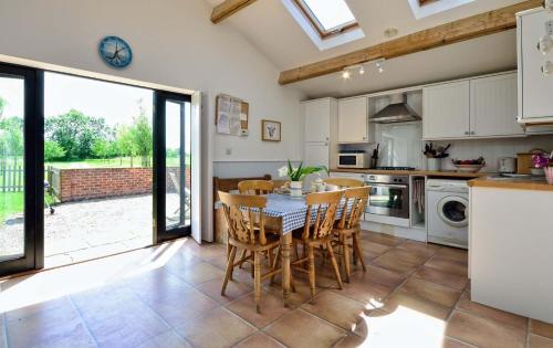 East Green Farm Cottages - Gardeners Cottage - main image