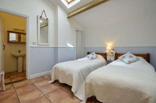 East Green Farm Cottages - Gardeners Cottage - image 8