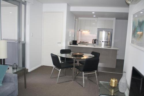 North Sydney Wyndel Apartments-MIL1005 - image 12