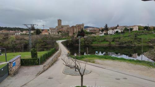  Puente viejo de Buitrago casa Enebro in Buitrago del Lozoya
