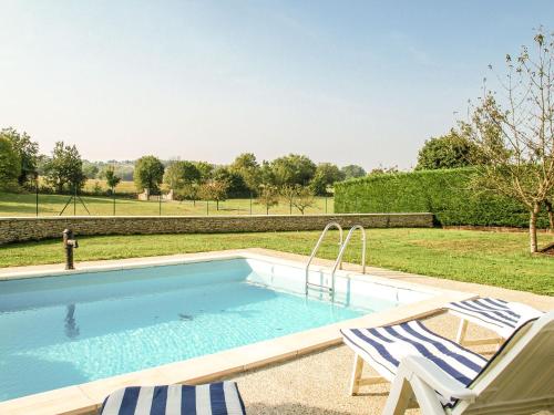 Beautiful Holiday Home in Cressensac with Swimming Pool