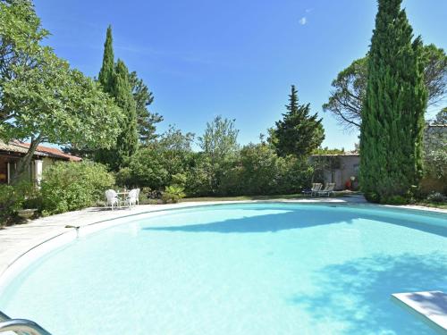Quaint Villa in Villeneuve l s Avignon with Swimming Pool cottage Villeneuve-lès-Avignon