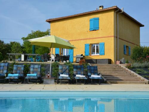 villa in Piquecos with swimming pool gîte à louer L'Honor-de-Cos