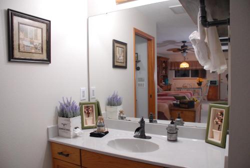 Crystal River Lullaby B&B - image 9