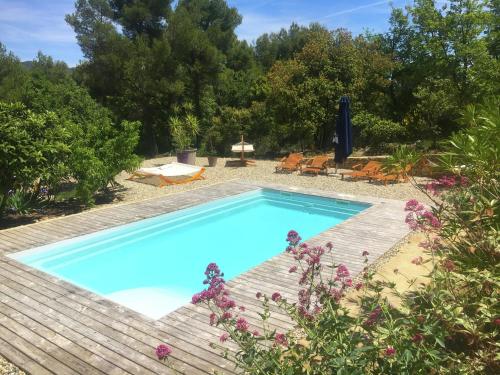 Charming cottage in Faucon with pool