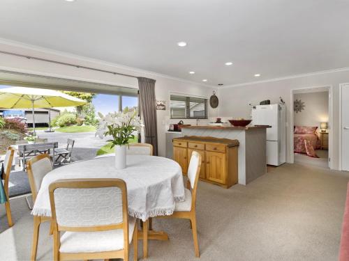 Te Miro Cottage - Lake Tarawera Cottage in 塔拉韋拉湖