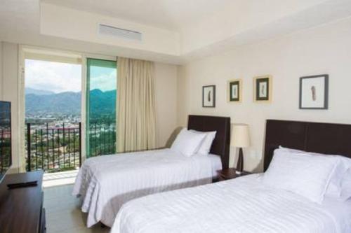 Nuevo departamento de lujo en Gran Venetian frente al mar in Puerto Vallarta, Mexico