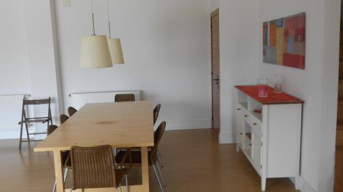 Iekārtas, Casa Narzana in Villar