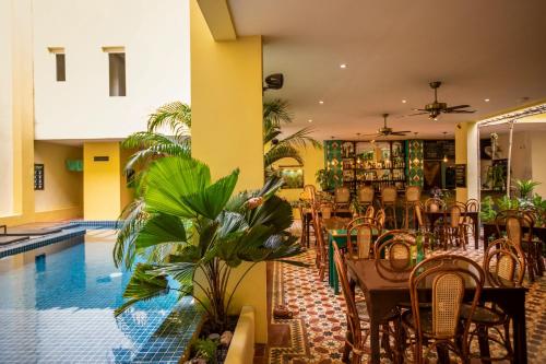 Restaurant, Hotel Old Cinema in Kampot