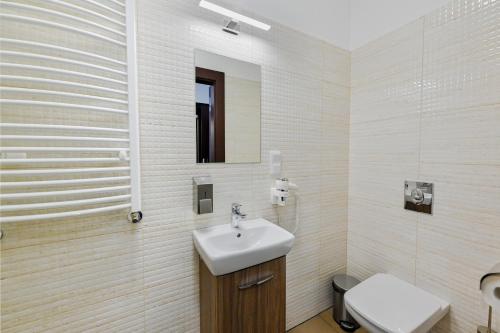 Hotel Terminal - image 8